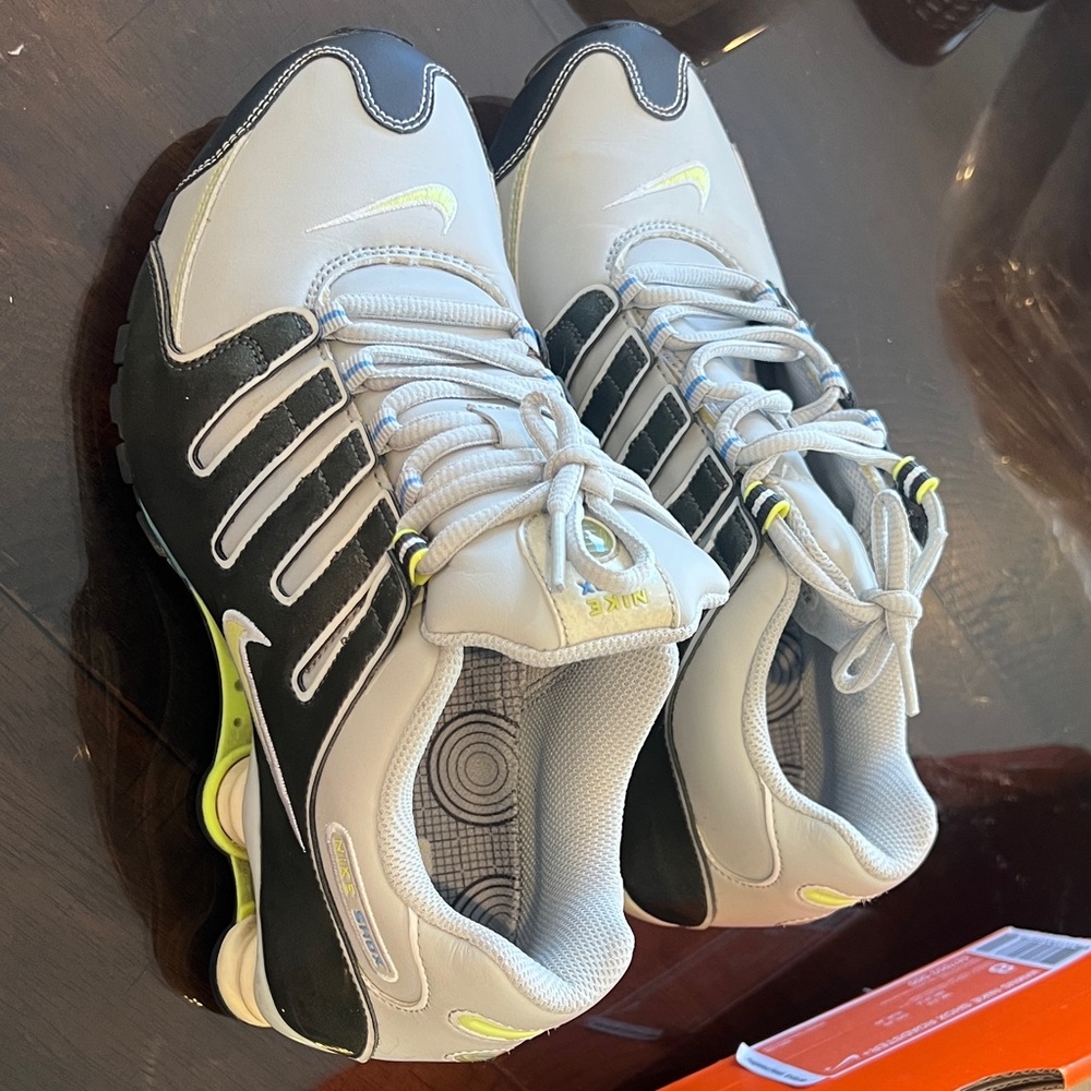 Women’s Nike Shox Blue & Gray Sneakers with Lime Accents Sz 8